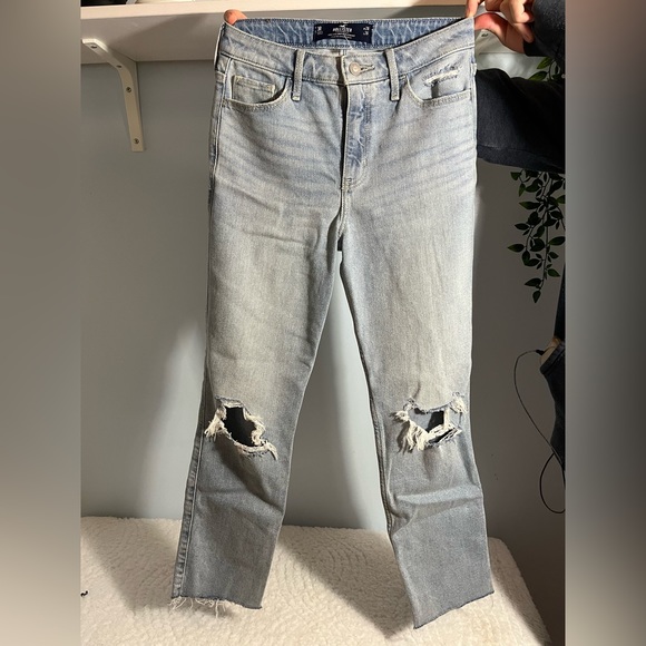 Hollister Jeans - Picture 7 of 9